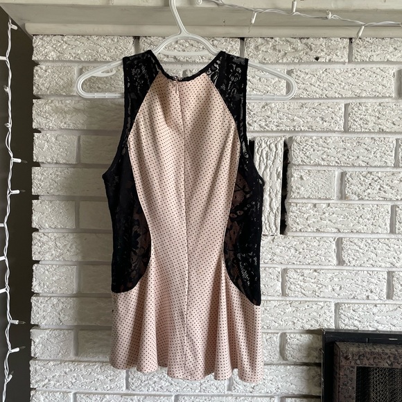 Guess tank top blouse size M - Picture 2 of 3